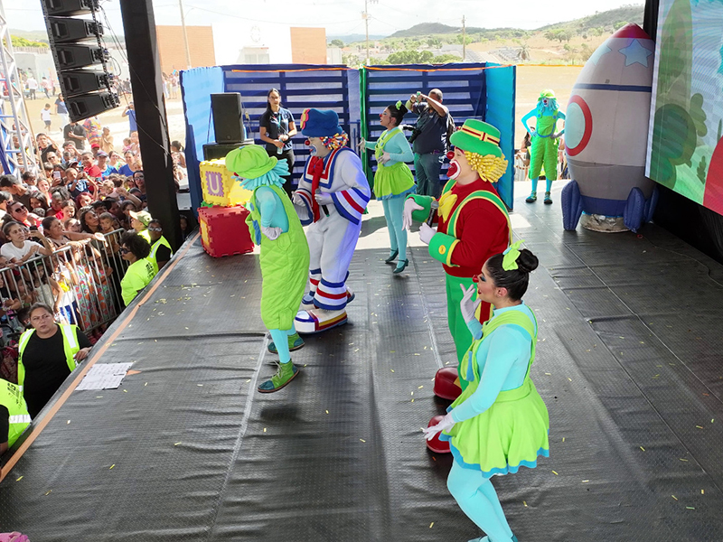 Muitas famílias participam do histórico Dia das Crianças promovido pela Prefeitura Municipal com apoio das ACIP/CDL